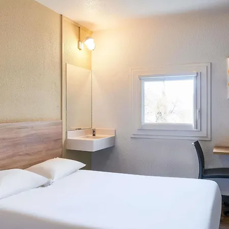 Hotelf1 Hotel