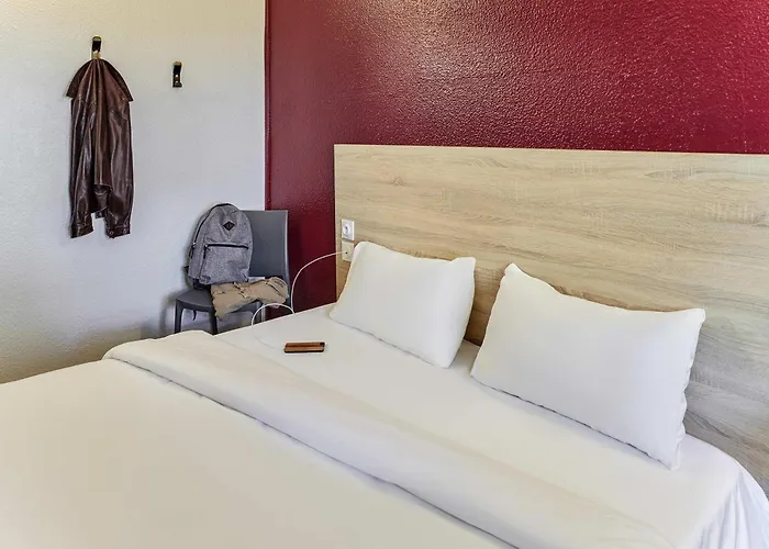 Hotel Hotelf1 Cholet