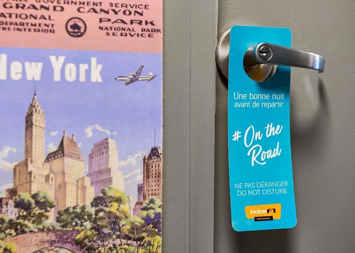 Hotelf1 Rénové * Cholet