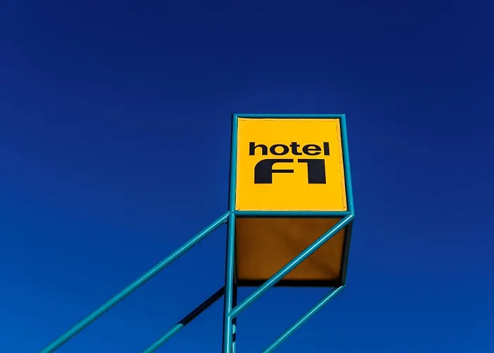 Hotelf1 Rénové Cholet